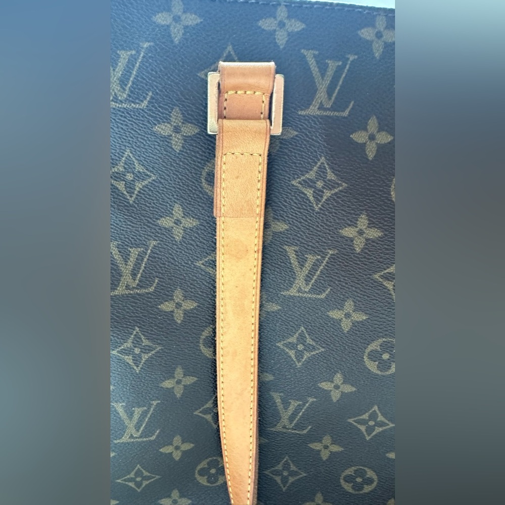 Louis Vuitton Luco Monogram Tote Shoulder Bag - Picture 4 of 9